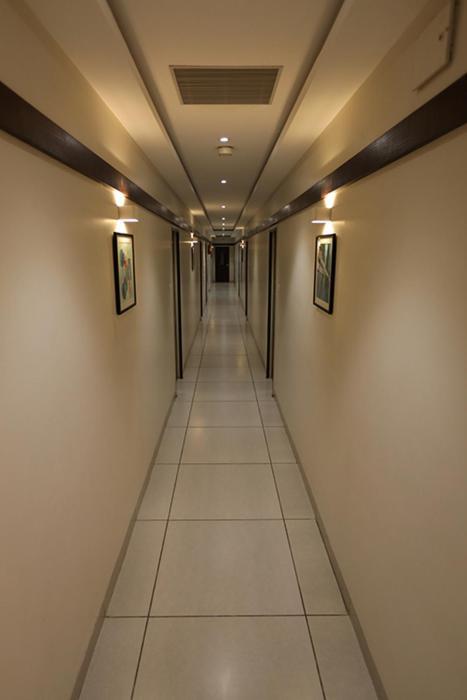 Отель Sree Sakthi Residency Канчипурам Экстерьер фото