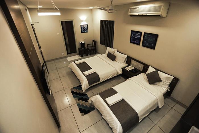 Отель Sree Sakthi Residency Канчипурам Экстерьер фото